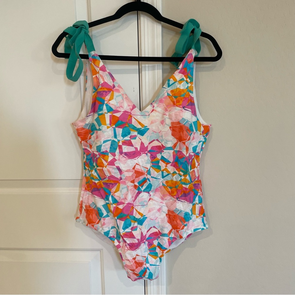 Posh Peanut Geometric Print One Piece Swimsuit